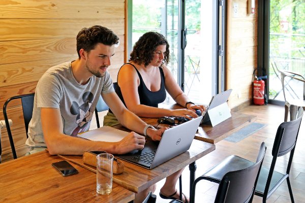 UN ACCÈS WIFI GRATUIT UN ACCÈS WIFI GRATUIT